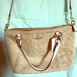 Crossbody coach bag